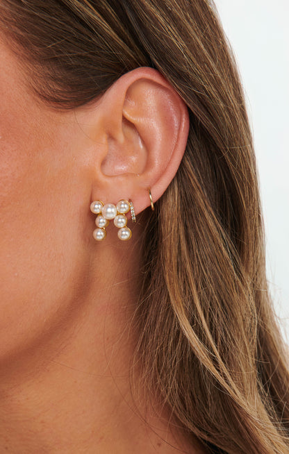 Faithy Jewels Pearl Bow Earrings ~ Gold